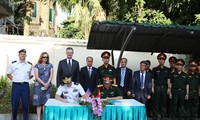 Vietnam hands over to US suspected remains of US serviceman