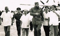 ສະເຫຼີມສະຫຼອງ 40 ປີແຫ່ງວັນປະທານກູບາ Fidel Castro ຢ້ຽມຢາມກວາງຈິ