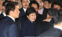 ທ່ານນາງປະທານາທິບໍດີ ສ.ເກົາຫຼີ ຖືກປົດຕຳແໜ່ງ Park Geun-hye ຝາກຄຳຂໍໂທດເຖິງປະຊາຊົນ
