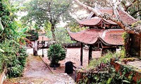 레환 (Lê Hoàn) 황제가 친경 의례를 지냈던 도이 (Đọi) 산 유적지