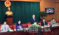 Parlamentspräsident Nguyen Sinh Hung empfängt vietnamesische Botschafter 