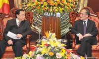 Parlamentspräsident Nguyen Sinh Hung empfing AIPA-Generalsekretär Antonio Cuenco