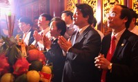 Vize-Staatspräsidentin Nguyen Thi Doan zum Gebet im Tempel der Hung-Könige