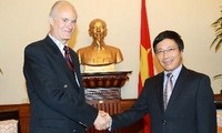 Außenminister Pham Binh Minh empfängt Prinz Alfred von Liechtenstein