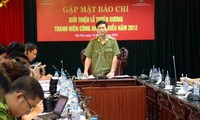 20 vietnamesische junge Polizisten werden ausgezeichnet