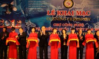 Eröffnung der internationalen Technologiemesse in Hanoi