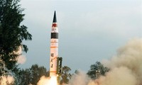 Der atomare Wettlauf: eine Gefahr in Südasien