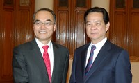 Premierminister Dung empfängt den südkoreanischen Finanzminister