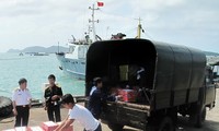 Vertreter des Marinegeneralstabs von Südvietnam besuchen Hon Doc-Insel