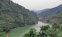 Reise auf dem Fluss Ba Che in Quang Ninh