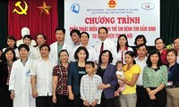 Vize-Parlamentspräsidentin Nguyen Thi Kim Ngan besucht das Herzkrankenhaus Hanoi