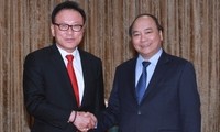 Vize-Premierminister Nguyen Xuan Phuc empfängt den vietnamesischen Ehrenkonsul in Südkorea
