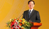 Premierminister Nguyen Tan Dung beteiligt sich an Ostasien-Wirtschaftsforum