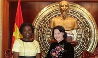 Vize-Parlamentspräsidentin Nguyen Thi Kim Ngan empfängt Weltbank-Direktorin Victoria Kwakwa 