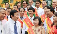 Staatspräsident Truong Tan Sang trifft vorbildliche Leiter der Gewerkschaft