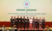 Die vietnamesiche Delegation beteiligt sich an ASEAN-Außenministerkonferenz