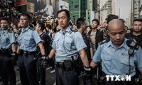 Hongkong-Polizei räumt die Straßen im Geschäftsviertel Mong Kok