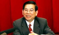 Abzeichen für 50 Jahre Parteimitgliedmitgliedschaft für Ex-Staatspräsident Nguyen Minh Triet