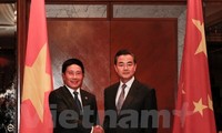 Außenminister von Vietnam und China diskutieren über Ostmeer-Frage