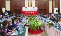 Seminar der Parlamentsbüros von Vietnam und Laos