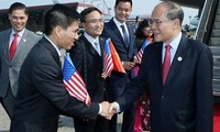 Parlamentspräsident Nguyen Sinh Hung besucht Boston in den USA