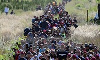 Die EU-Kommission erhöht Gelder für Flüchtlingskrise