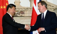Chinesischer Staatschef führt Gespräch mit britischem Premierminister 