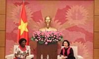 Parlamentspräsidentin: Vietnam treibt die Restrukturierung der Wirtschaft voran