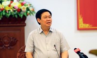 Vize-Premierminister Vuong Dinh Hue fordert günstige Bedingungen für Unternehmen