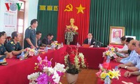 Staatspräsident Tran Dai Quang besucht das Regiment 925 der Luftstreitkräfte