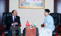 Premierminister Nguyen Xuan Phuc empfängt die myanmarische Außenministerin