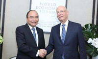 Premierminister Nguyen Xuan Phuc nimmt an Aktivitäten des Weltwirtschaftsforums in Davos teil