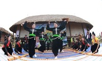 Traditionelle Kulturidentität beim Fest “Frühling im ganzen Land”