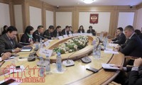 Delegation des Parlamentsausschusses für auswärtige Angelegenheiten besucht Russland