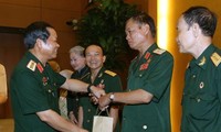Vize-Parlamentspräsident Do Ba Ty trifft Mitglieder des Verbands der ehemaligen Soldaten Truong Son