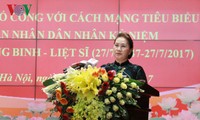 Parlamentspräsidentin Nguyen Thi Kim Ngan nimmt an Konferenz für Menschen mit Verdiensten teil