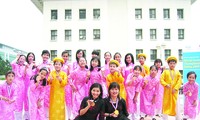Das vietnamesische Chor integriert sich in die Weltmusik