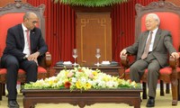 KPV-Generalsekretär Nguyen Phu Trong empfängt den kubanischen Botschafter Herminio Lopez Diazt 