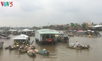 Der schwimmende Markt Cai Rang vor dem Neujahrsfest Tet
