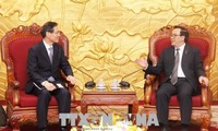 Der Sekretär der internationalen Konferenz der asiatischen politischen Parteien zu Gast in Vietnam 