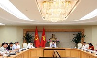 Vize-Premierminister Pham Binh Minh leitet die Sitzung über Projekte mit Krediten von WB und ADB