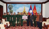 Das Verteidigungsministerium unterstützt das laotische Volk beim Dammbruch 