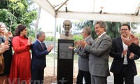 Einweihung der Statue des Präsidenten Ho Chi Minh in Guadalajara in Mexiko