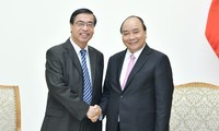 Premierminister Nguyen Xuan Phuc empfängt den Vorsitzenden des Kontakt-Verbands für Auslandsvietnamesen