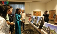 Die vietnamesische Ausstellung der Lackbilder und Kunstfotos in Australien