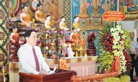 Der Vorsitzende der Vaterländischen Front wünscht Glück zum Fest Chol Chnam Thmay in Soc Trang