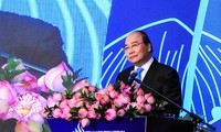 Premierminister Nguyen Xuan Phuc nimmt am Forum für Tourismuskräfte teil