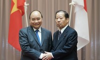 Premierminister Nguyen Xuan Phuc empfängt den Vorsitzenden der Japan-Vietnam-Abgeordneten