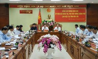 Vize-Premierminister Vuong Dinh Hue tagt mit der Verwaltung der Provinz Dak Lak
