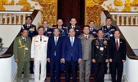 Premierminister Nguyen Xuan Phuc empfängt die Leiter der Delegationen bei der Konferenz der ASEAN-Polizei-Kommandeure 